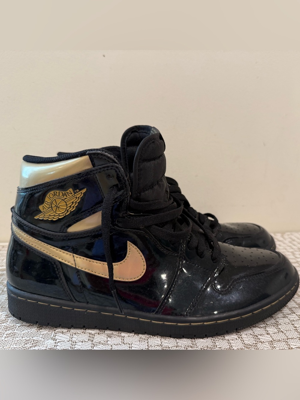 Nike Men's Air Jordan 1 Retro High Sneaker